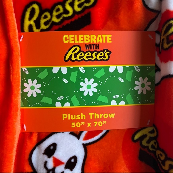 Reese’s Throw - Picture 2 of 3